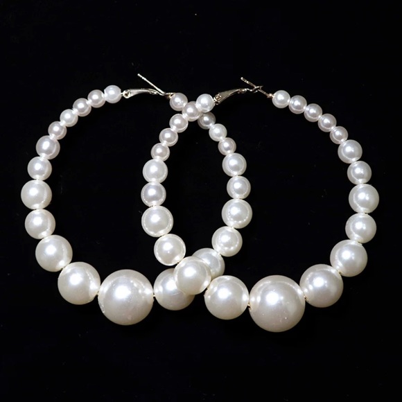 Pearl World | White Pearl Circle Hoop Earrings - Picture 5 of 5